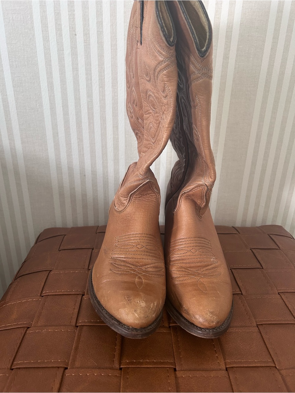 VINTAGE WRANGLER EMBROIDERED LEATHER COWBOY BOOTS Tan Women’s size 7.5 - Picture 4 of 9